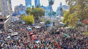 Cincuenta Años del Golpe Militar: Masiva Concentración en la Plaza de Mayo a las 16 Horas