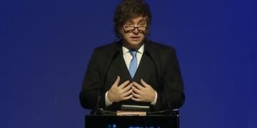 Milei critica a la oposición en Tucumán y defiende a su equipo de trabajo