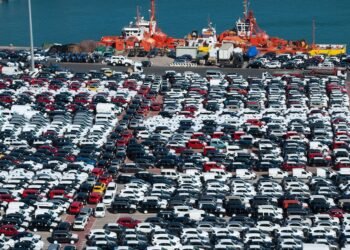El Gobierno prepara un decreto para reducir las retenciones a la exportación de automóviles: implicaciones y posibles obstáculos