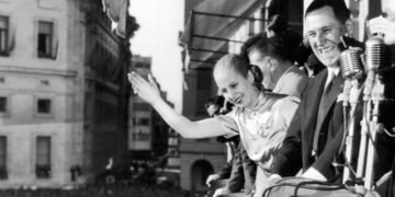 El Gobierno retira un retrato de Perón y Evita de la Casa Rosada y considera opciones