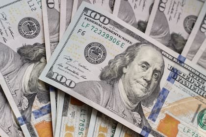 El Gobierno obtiene US$131 millones adicionales en bonos mientras se evidencia el ‘riesgo político’ hacia 2028