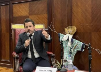 Intenso Debate entre Martín Tetaz y Kelly Olmos sobre la Deuda Argentina