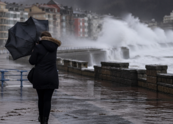 Un ciclón extratropical se aproxima, trayendo lluvias, ráfagas intensas y una drástica caída en las temperaturas