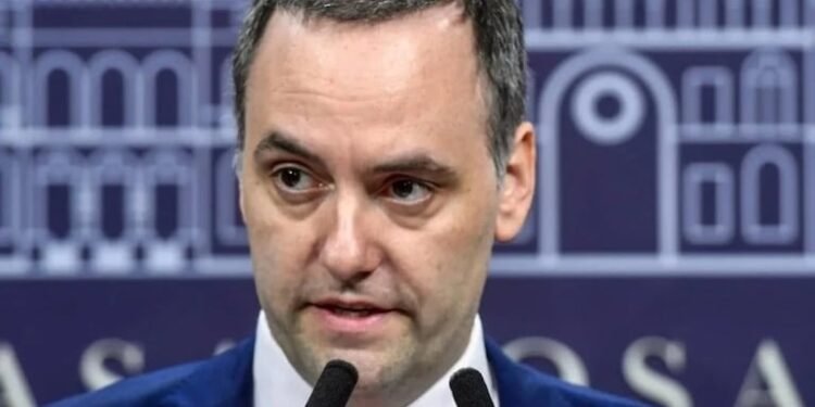 Manuel Adorni se presenta ante el Congreso y responde a cuestionamientos sobre su patrimonio y viajes