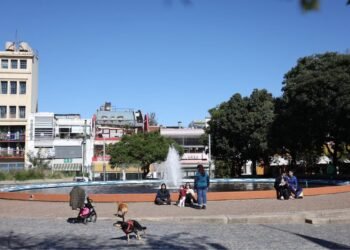 Inquietud en el barrio de Palermo por los planes de un estacionamiento subterráneo en la plaza Inmigrantes de Armenia