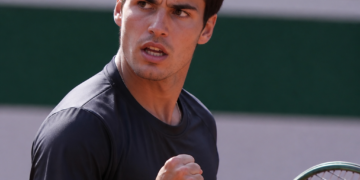 Comesaña derrota a Royer y avanza a octavos en el ATP de Ginebra