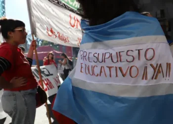 Protestas de cinco días entre docentes universitarios por la Ley de Financiamiento