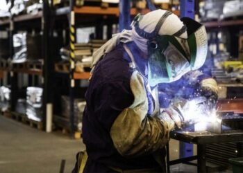 Expectativas moderadas en el sector industrial: solo el 15,5% anticipa un incremento en la producción