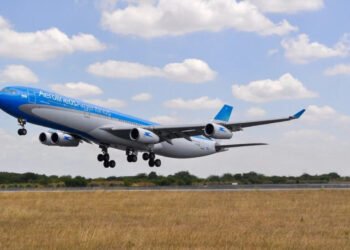 Aerolíneas Argentinas suspende vuelos desde el interior hacia el Mundial 2026 por costos y demanda