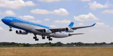 Aerolíneas Argentinas suspende vuelos desde el interior hacia el Mundial 2026 por costos y demanda
