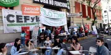 Clases públicas en la UBA exigen cumplimiento de la Ley de Financiamiento Universitario