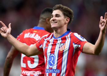 El PSG presenta una oferta monumental al Atlético de Madrid por Julián Álvarez
