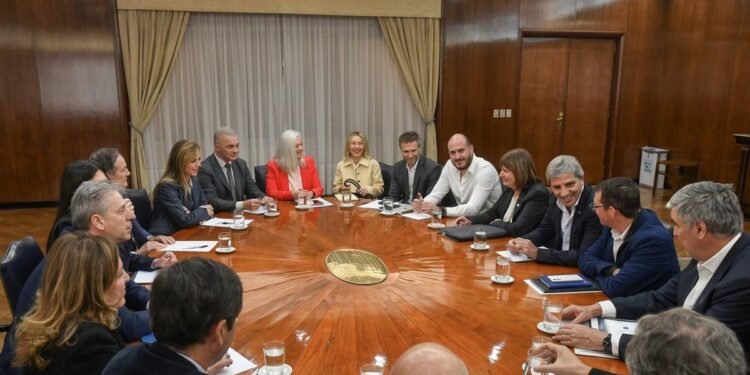 El Gobierno negocia con aliados ante la falta de apoyo para eliminar las PASO: las gestiones de Bullrich y Santilli