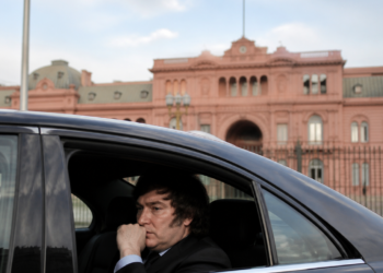 El Gobierno desincentiva los viajes oficiales al Mundial