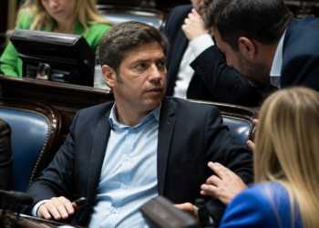 El peronismo respalda a Kicillof en la Legislatura ante la oposición sobre IOMA