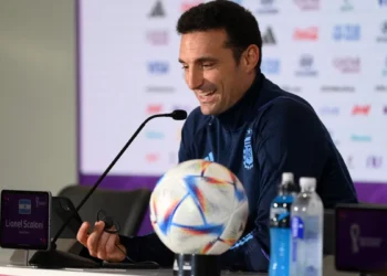 La respuesta de Scaloni ante la consulta sobre la situación familiar de Lionel Messi