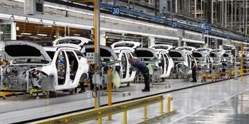 La industria, el sector más afectado por el aumento del desempleo en el último año