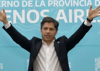 Axel Kicillof refuerza su estrategia federal: visita Corrientes y se prepara para Mendoza