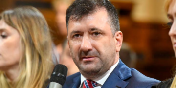 Recomendación del Procurador a la Corte en el Caso Kueider: Mantener Investigación en Ambas Jurisdicciones