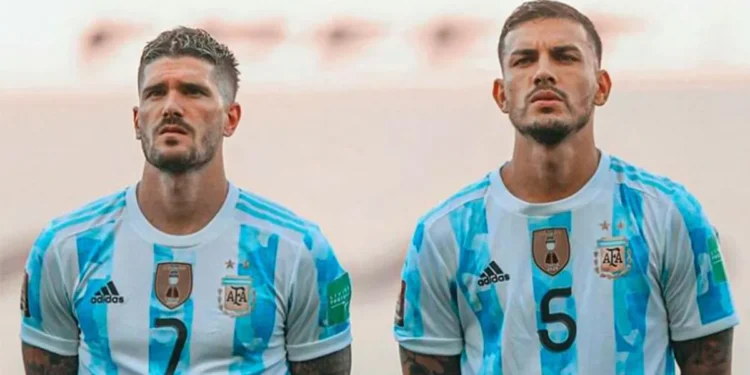 Rodrigo De Paul y Leandro Paredes: dos amigos fuera de la cancha que buscan su lugar en la Selección ante Cabo Verde