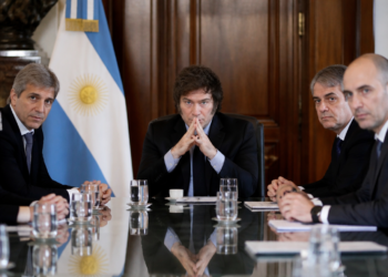 El Gobierno se asegura dólares para proteger los pagos de deuda en 2027