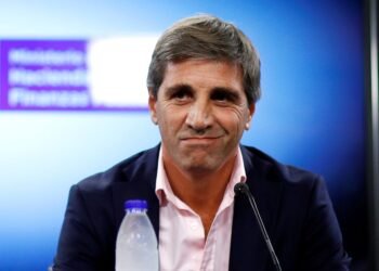 El Gobierno busca financiarse con bancos internacionales a una tasa aproximada del 6% anual respaldado por organismos