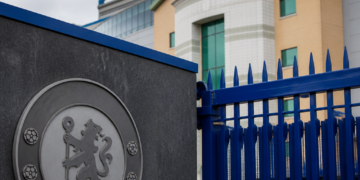 Chelsea enfrenta una fuerte multa por irregularidades en transferencias y queda bajo la supervisión de la FA