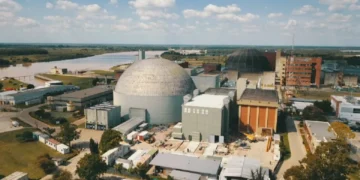 Nucleoeléctrica ampliará su alcance internacional tras acordar colaboración con operadora de centrales nucleares de Rumania