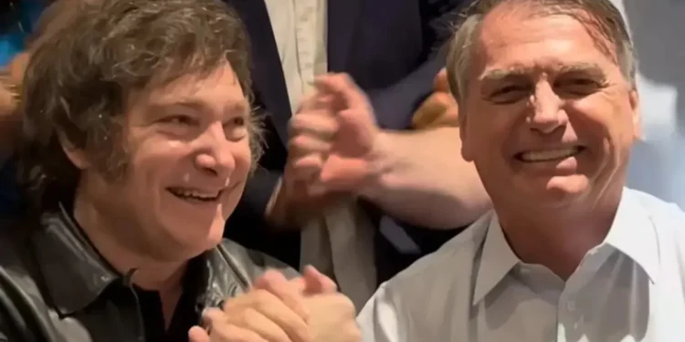 Javier Milei se dirige a Brasil para apoyar a Flavio Bolsonaro y aumentar la tensión con Lula da Silva