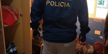 Importante operativo contra la distribución de material de abuso sexual infantil: cinco detenidos y tres menores rescatados