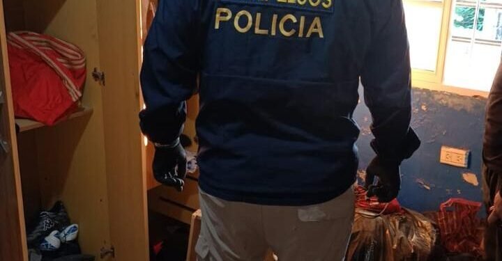 Importante operativo contra la distribución de material de abuso sexual infantil: cinco detenidos y tres menores rescatados