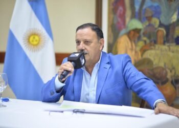 Avances en busca de tregua en el peronismo: el gobernador de La Rioja organiza un acto e invita a Kicillof y Máximo Kirchner