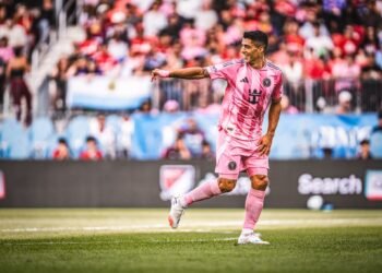 Luis Suárez brilla con un doblete y elogia a Lionel Messi en el debut de Lewandowski en la MLS