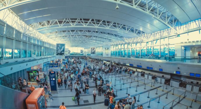 El turismo emisivo argentino se redujo un 22% en junio a pesar del Mundial