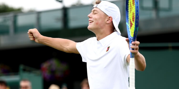 Cruz Hewitt, hijo de un ex número 1, logra su primer triunfo en el circuito ATP a los 17 años