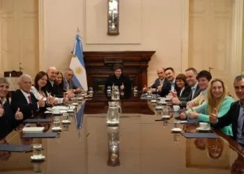 Milei reúne a su gabinete antes de una semana clave para el oficialismo en el Congreso