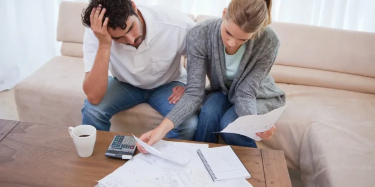 La morosidad crediticia alcanza a 5,86 millones de personas y crece con fuerza entre los jóvenes