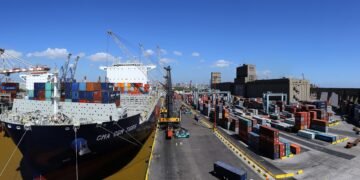 Impacto de la paralización en los puertos argentinos: más de 140 buques detenidos