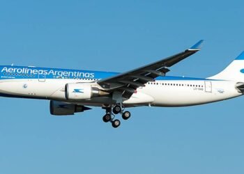 Argentina vuelve a sobrevolar Venezuela y Aerolíneas Argentinas podrá reducir tiempos y costos en sus rutas