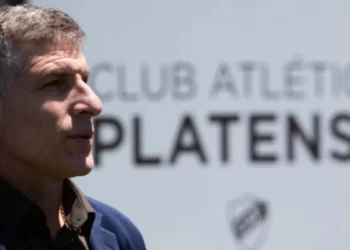 Martín Palermo asume como nuevo entrenador de Platense en medio de desafíos deportivos