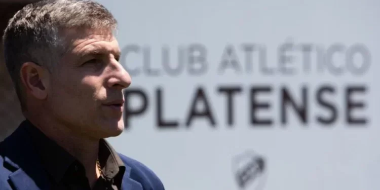 Martín Palermo asume como nuevo entrenador de Platense en medio de desafíos deportivos