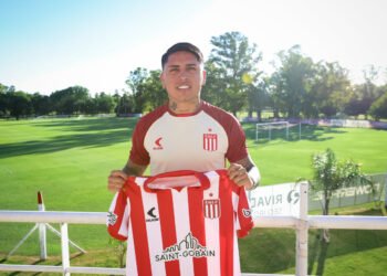 Jugó con Messi, se considera la Joya del fútbol argentino y busca revancha a los 24 años: Facu Farías es el sexto refuerzo de San Lorenzo