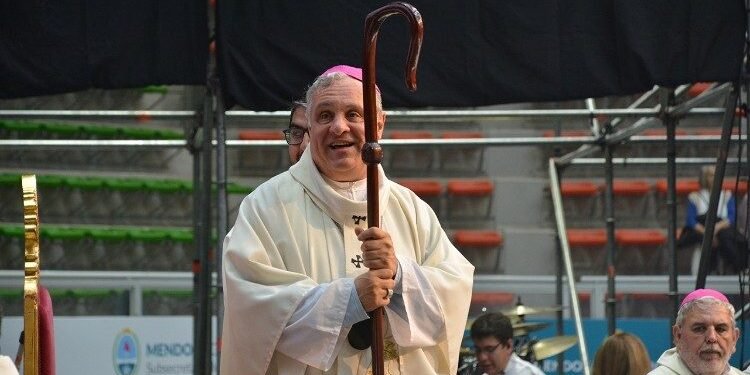 La Iglesia pidió al Gobierno abordar el endeudamiento de las familias y advirtió sobre el avance de la morosidad