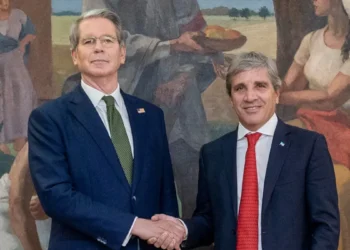 Caputo se reúne con el secretario del Tesoro de EE.UU. en el G20 para analizar la relación económica entre ambos países
