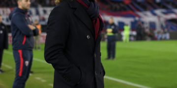 Insua inicia su tercer ciclo en San Lorenzo con un empate ante Independiente