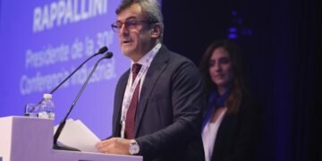 La UIA tomó distancia de las críticas al Gobierno y destacó el diálogo para impulsar la actividad industrial