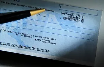 El Gobierno eliminó una operatoria que permitía a las pymes evitar el impuesto al cheque