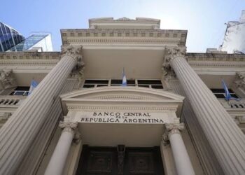 El Gobierno convirtió deuda en pesos del Banco Central por letras vinculadas al dólar