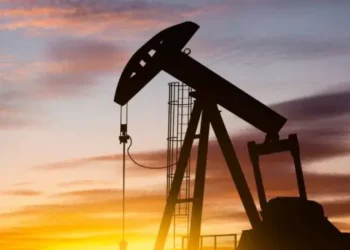 El petróleo volvió a superar los US$95 y crece la presión sobre los precios de los combustibles