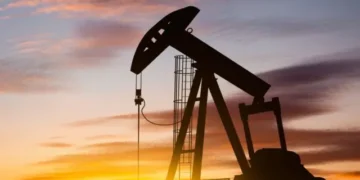 El petróleo volvió a superar los US$95 y crece la presión sobre los precios de los combustibles